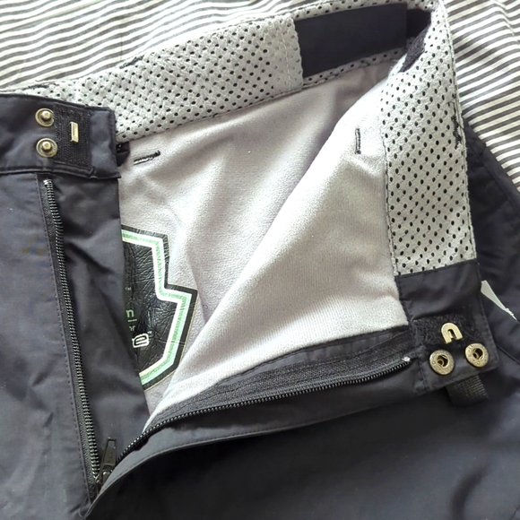 Ripzone black Snowpant - Picture 10 of 11